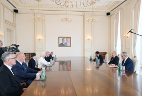   Le président azerbaïdjanais reçoit la délégation menée par la présidente de la Saeima lettone  