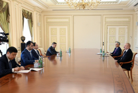  Le président azerbaïdjanais a reçu le président de l’Association du peuple chinois pour l’amitié avec l’étranger 