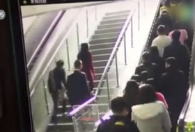 Un escalator provoque une gigantesque chute en Chine VIDÉO