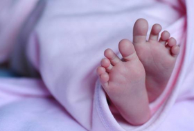 En Inde, un bébé déclaré mort ressuscite juste avant d'être incinéré