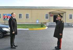 Ilham Aliyev dans une cité militaire de l`armée de l`air PHOTOS 
