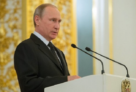 Poutine peut se rendre à Bakou en août, Peskov