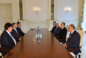 Le président Ilham Aliyev rencontre le président de l’UEFA