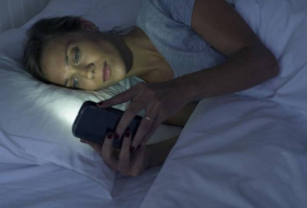 Trop d'écrans et pas assez de régularité : les jeunes manquent de sommeil