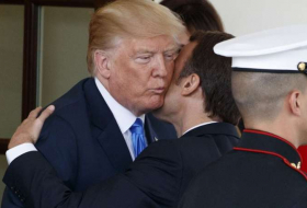 La bise de Macron a surpris Trump
