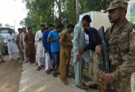 Pakistan: au moins 28 tués dans un attentat-suicide près d'un bureau de vote