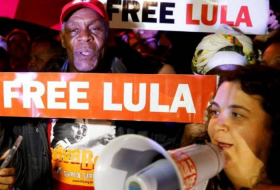Brésil: Lula annule une nouvelle demande de libération