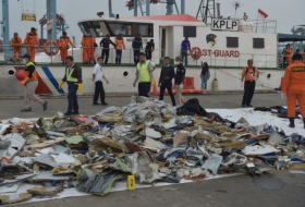Accident d'avion en Indonésie: l'une des boîtes noires a été récupérée