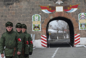 Des Arméniens exigent le retrait de la base militaire russe