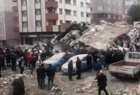   Turquie:  Un immeuble s'effondre à Istanbul - VIDEO