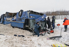     Russie:   quatre enfants et trois adultes tués dans un accident d'autocar  