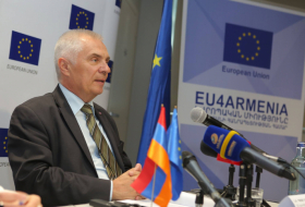  L'UE encourage la réunion des dirigeants arménien et azerbaïdjanais 