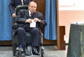 L'Algérie envoie un avion à Genève où est hospitalisé Bouteflika