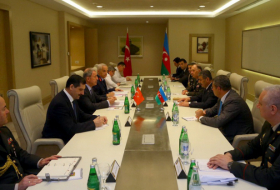  Les ministres de la Défense d'Azerbaïdjan et de Turquie se sont réunis à Gabala 