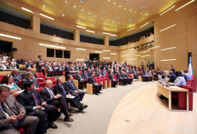  Bakou accueille une conférence consacrée au 100e anniversaire des organismes de service diplomatique de l'Azerbaïdjan 