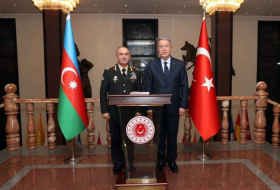  Le général azerbaïdjanais Kérem Moustafayev a rencontré Hulusi Akar -  PHOTO  