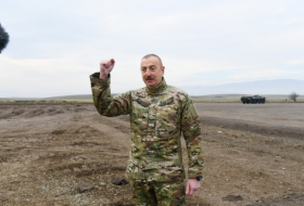  Le président Ilham Aliyev visite le village de Sygnagh de Khodjaly -  VIDEO  