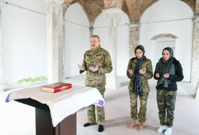  Le président Ilham Aliyev et sa famille ont visité la mosquée de Saatly à Choucha - PHOTOS, Mise à jour