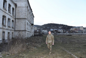  Ilham Aliyev a pris connaissance du bâtiment détruit de l'Ecole Realny de Choucha -  PHOTOS  