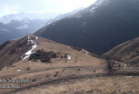   Le ministère de la Défense diffuse une vidéo du village d'Alolar de la région de Kelbedjer -   VIDEO    