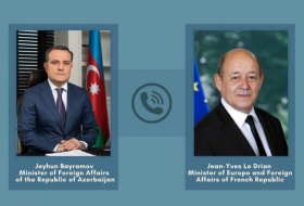   Le ministre Djeyhoun Baïramov a eu une conversation téléphonique avec son homologue français  