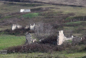   Le ministère de la Défense a diffusé une   vidéo   d'un autre village détruit par des Arméniens  