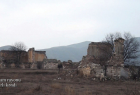   Le ministère de la Défense diffuse une   vidéo   du village de Khydyrly d'Aghdam  
