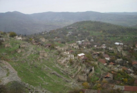  Des Arméniens ont détruit 12 monuments naturels à Khodjavend 