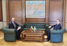  Djeyhoun Baïramov rencontre en tête-à-tête son homologue lituanien Gabrielius Landsbergis - Mise à jour