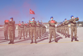  Des militaires azerbaïdjanais ont suivi avec succès un cours de commando en Turquie -  PHOTO  