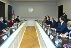  Les ministres azerbaïdjanais et turc de l'Education se sont rencontrés à Bakou