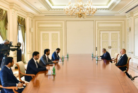  Le président azerbaïdjanais reçoit le ministre de l'Économie des Émirats arabes unis 