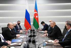  Ilham Aliyev a visité le Centre de coordination du Conseil des ministres de la Russie 