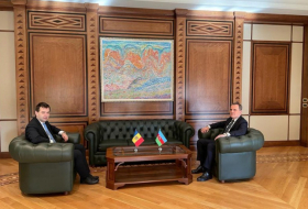 Le chef de la diplomatie azerbaïdjanaise reçoit son homologue moldave 