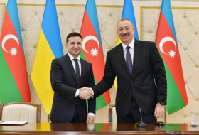  Le président Ilham Aliyev a félicité son homologue ukrainien 