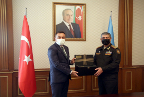 L'Azerbaïdjan et la Turquie discutent des questions de l'élargissement de la coopération militaire
