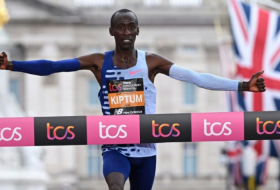 Le recordman du monde du marathon Kelvin Kiptum meurt dans un accident