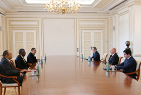 Ilham Aliyev a reçu le gouverneur général des Tuvalu, le Premier ministre des Tonga et le ministre bahamien des Affaires étrangères