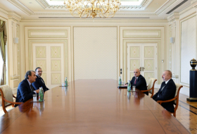  Le président Ilham Aliyev reçoit le cofondateur de CVC Capital Partners 