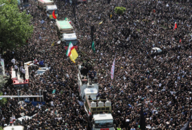   A Téhéran, des centaines de milliers d’Iraniens pour les funérailles du président Ebrahim Raïssi  