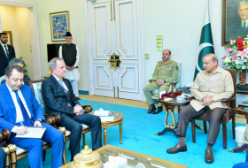   Le chef de la diplomatie azerbaïdjanaise s'entretient avec le Premier ministre pakistanais  