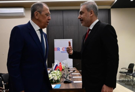 Le ministre turc des Affaires étrangères rencontre son homologue russe en Russie
