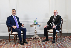  Ilham Aliyev a reçu le chef de la diplomatie turque 