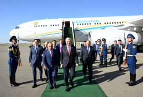 Le président du Kazakhstan arrive en Azerbaïdjan