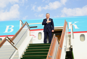 Le président ouzbek Chavkat Mirzioïev achève sa visite en Azerbaïdjan