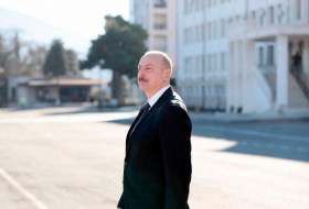  Ilham Aliyev participe à l'inauguration de l'hôtel Karabagh à Khankendi 