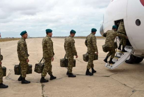 Un groupe de soldats azerbaïdjanais de maintien de la paix en Afghanistan rentrent 