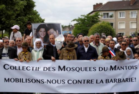 Policier tué en France: manifestation hommage d`associations musulmanes
