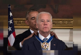 Le président Obama surprend Joe Biden et lui remet la Médaille présidentielle de la liberté - VIDEO