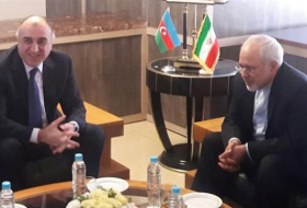 Le chef de la diplomatie azerbaïdjanaise rencontre Zarif en Iran